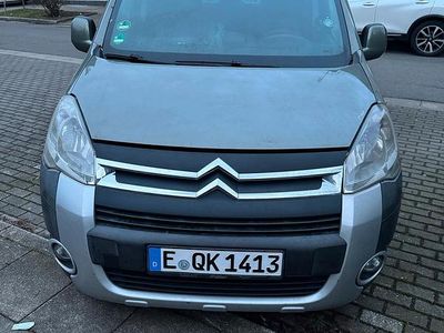 Grün Gebraucht 2009 Citroën Berlingo XTR Van / Kleinbus | 3.000 € (Fairer Preis)