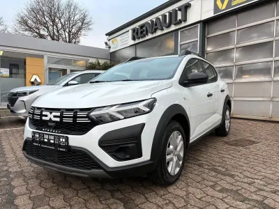 Gebraucht Dacia Sandero Essentiel 91 PS (66 kW) 2023 Weiß Kleinwagen