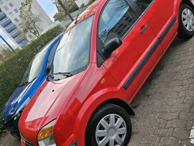 Gebraucht Ford Fusion 80 PS (58 kW) 2008 Rot Kleinwagen