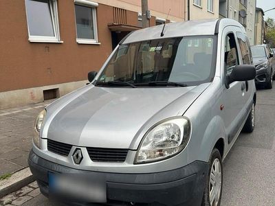 Usata Renault Kangoo 75 CV (55 kW) 2004 Argento Monovolume