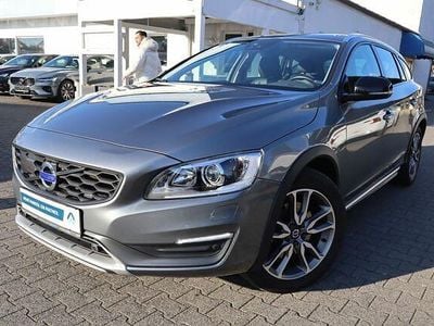 Gebraucht Volvo V60 CC Summum 190 PS (139 kW) 2016 Osmium grey Kombi