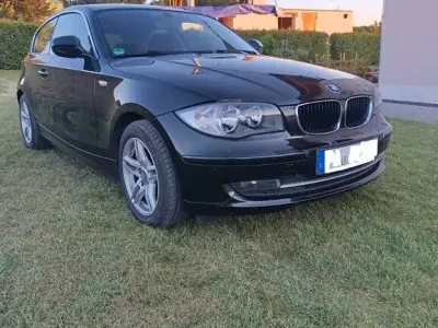 Gebraucht BMW 116 Lifestyle 116 PS (85 kW) 2010 Schwarz Kleinwagen