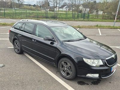 Gebraucht Skoda Superb Elegance 140 PS (102 kW) 2012 Schwarz Kombi