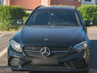 Używany Mercedes C300e 320 KM (235 kW) 2020 Czarny Kombi