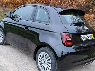Schwarz Neu 2025 Fiat 500e Red Kleinwagen | 21.500 €