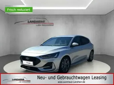 Używany Ford Focus ST-Line 116 KM (85 kW) 2025 Srebrny Sedan/Limuzyna