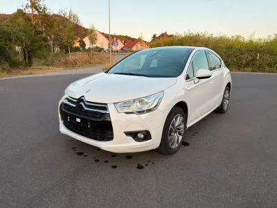 Gebraucht Citroën DS4 Urban Show 114 PS (83 kW) 2014 Weiß Kleinwagen