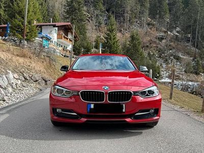 Gebraucht BMW 320 Sport Line 184 PS (135 kW) 2013 Rot Kombi