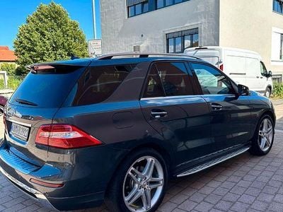 Grau Gebraucht 2014 Mercedes ML350 AMG SUV | 20.400 € (Etwas zu teuer)
