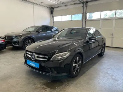 Gebraucht Mercedes C200 Avantgarde 160 PS (117 kW) 2019 Obsidianschwarz  metalliclack Limousine