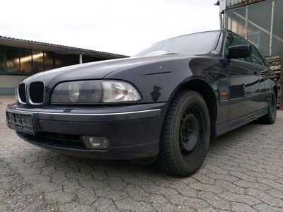 BMW 523