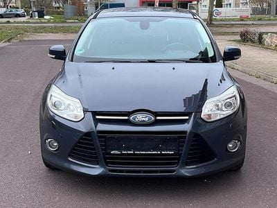 Gebraucht Ford Focus 140 PS (102 kW) 2013 Grau Kombi