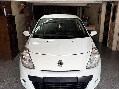 Gebraucht Renault Clio III 75 PS (55 kW) 2012 Kleinwagen