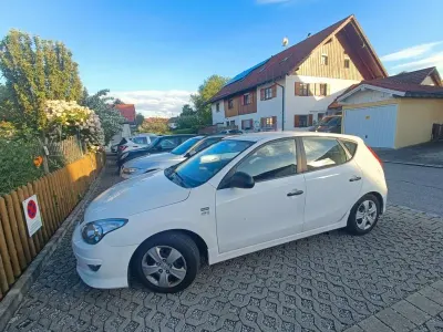 Gebraucht Hyundai i30 Edition 109 PS (80 kW) 2010 Weiß Limousine