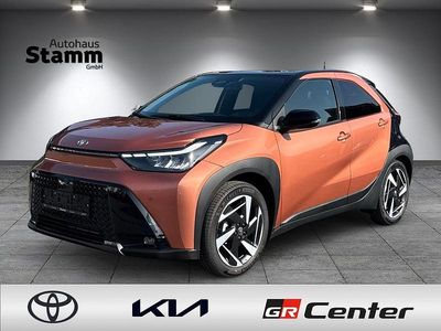 Neu Toyota Aygo X Lounge 116 PS (85 kW) 2026 Gold SUV