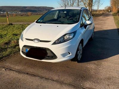 Gebraucht Ford Fiesta 65 PS (47 kW) 2010 Weiß Kleinwagen
