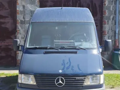 Używany Mercedes Sprinter 122 KM (89 kW) 1998 Van
