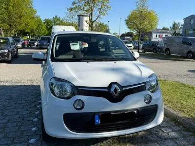Gebraucht Renault Twingo Life 71 PS (52 kW) 2015 Weiß Kleinwagen