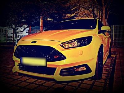 Gebraucht Ford Focus ST 185 PS (136 kW) 2017 Gelb Kombi