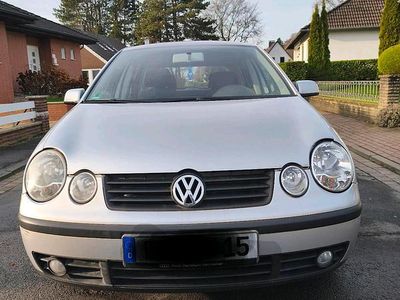 Grau Gebraucht 2002 VW Polo Kleinwagen | 2.100 € (Teuer)