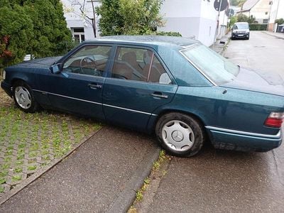Gebraucht Mercedes E280 190 PS (139 kW) 1995 Grün Limousine