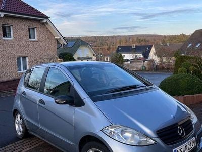 Blau Gebraucht 2006 Mercedes A150 Classic Van / Kleinbus | 2.199 € (Guter Preis)