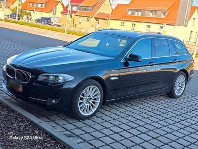 Gebraucht BMW 520 184 PS (135 kW) 2011 Schwarz Kombi