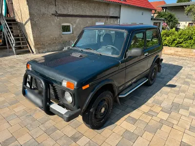 Gebraucht Lada niva 81 PS (59 kW) 2012 Grün SUV