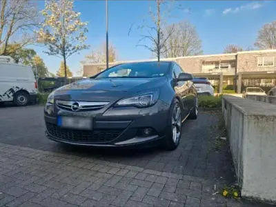 Gebraucht Opel Astra GTC 179 PS (131 kW) 2012 Grau Coupé
