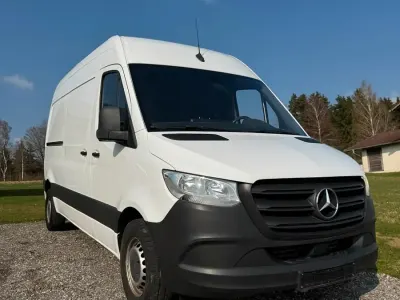 Używany Mercedes Sprinter 143 KM (105 kW) 2020 Biały Van