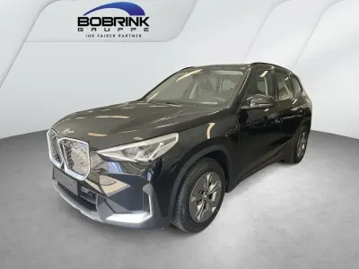 Neu BMW iX1 Performance 230 kW (313 PS) 2026 Schwarz SUV