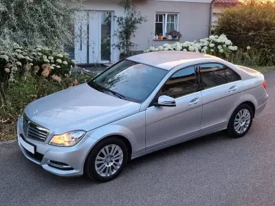Gebraucht Mercedes C200 Elegance 136 PS (100 kW) 2013 Silber Limousine