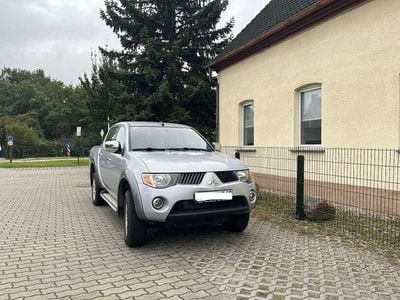 Silber Gebraucht 2008 Mitsubishi L200 Intense Abholung | 12.899 € (Etwas zu teuer)