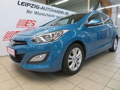 Gebraucht Hyundai i30 Style 135 PS (99 kW) 2013 Blau Kombi