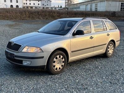 Gebraucht Skoda Octavia Active 102 PS (75 kW) 2011 Silber Kombi