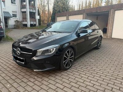 Gebraucht Mercedes CLA220 177 PS (130 kW) 2015 Schwarz Limousine