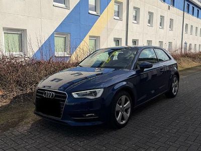 Gebraucht Audi A3 150 PS (110 kW) 2015 Blau Limousine