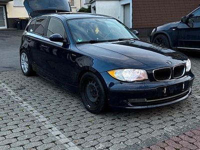 Blau Gebraucht 2007 BMW 118 Kleinwagen | 2.200 €
