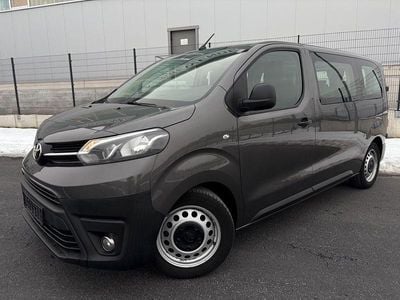 Grau Gebraucht 2022 Toyota Proace Comfort Van / Kleinbus | 22.990 € (Teuer)