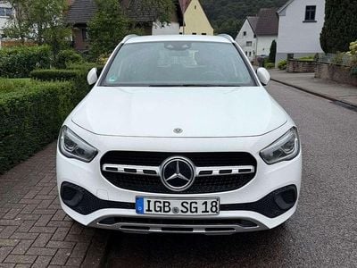 Mercedes GLA200