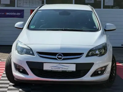 Gebraucht Opel Astra Active 140 PS (102 kW) 2013 Weiß Kombi