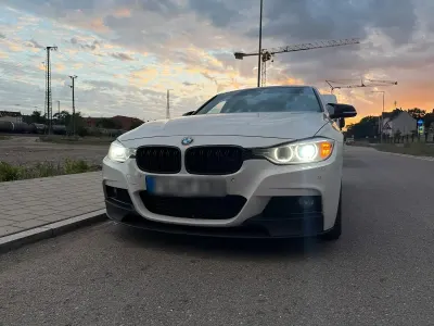 Gebraucht BMW 330 Sport Line 258 PS (189 kW) 2014 Weiß Kombi