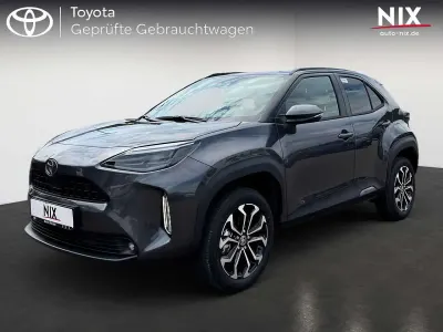 Neu Toyota Yaris Cross 131 PS (96 kW) 2026 Grau SUV