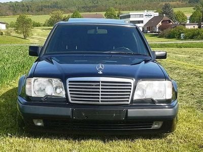 Gebraucht Mercedes E500 320 PS (235 kW) 1994 Schwarz Limousine