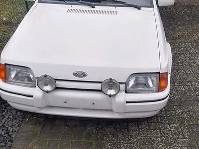 Gebraucht Ford Escort Cabriolet 90 PS (66 kW) 1988 Weiß Cabrio