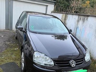 Schwarz Gebraucht 2005 VW Golf V Kleinwagen | 3.400 € (Fairer Preis)
