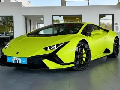 Gebraucht Lamborghini Huracán 640 PS (470 kW) 2024 Verde shock opaco Coupé