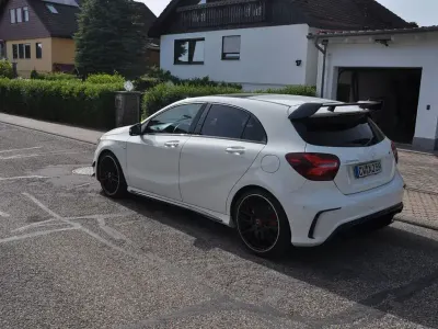 Gebraucht Mercedes A45 AMG AMG 381 PS (280 kW) 2016 Weiß Limousine