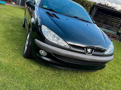Gebraucht Peugeot 206 CC 109 PS (80 kW) 2005 Schwarz Cabrio