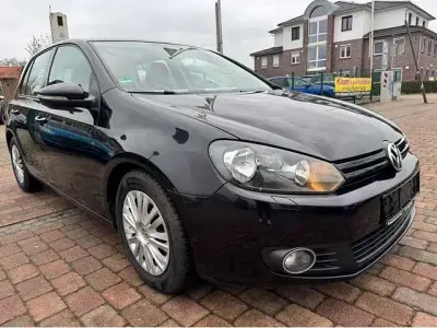 Second-hand VW Golf VII Trendline 105 CP (77 kW) 2012 Negru Hatchback